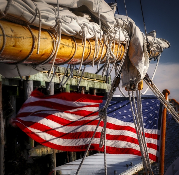 Flag-on-the-Schooner-10.19.22-6429